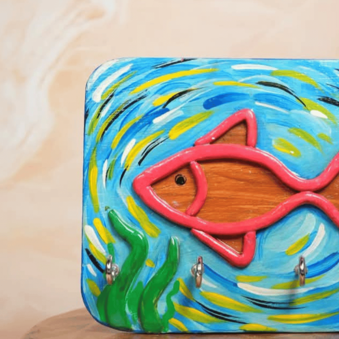 3D Wooden Key Holder Handcrafted Fish with 4 Key Hooks